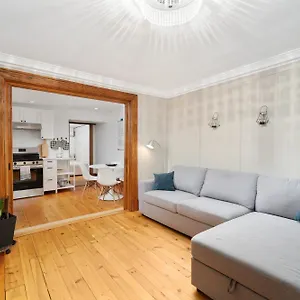 Appartement Modern, Cozy In Heart Of Mont Royal, Montréal