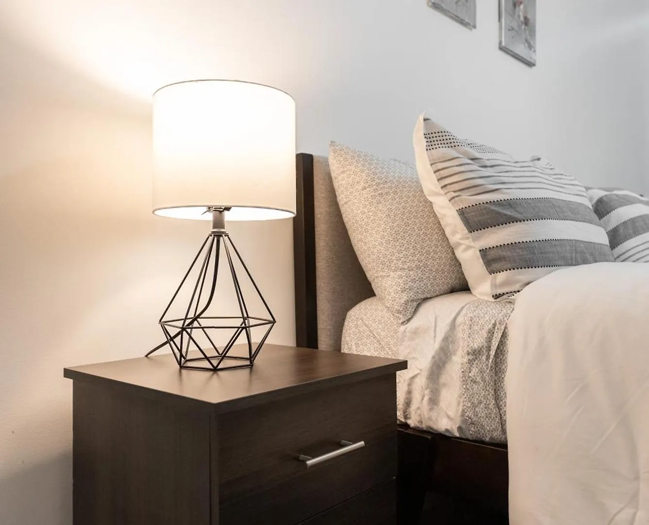 Comfortable Spacious House With Parking Brossard Apartment