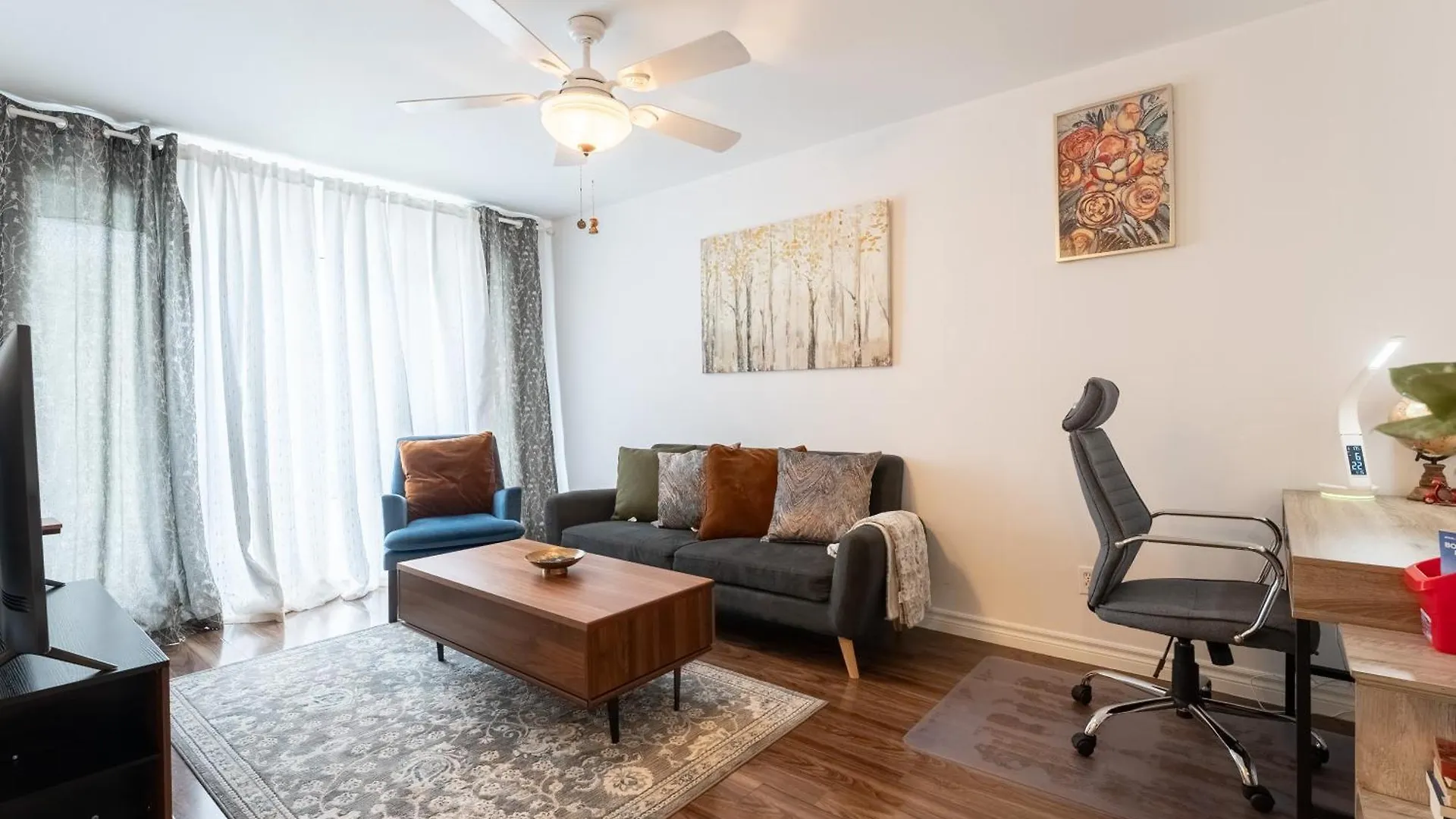 Apartment Comfortable Spacious House With Parking Brossard Canada