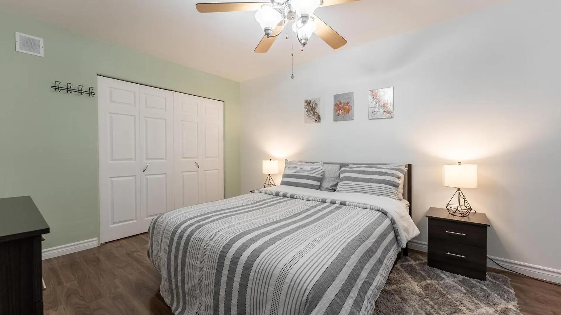 Comfortable Spacious House With Parking Brossard Apartment