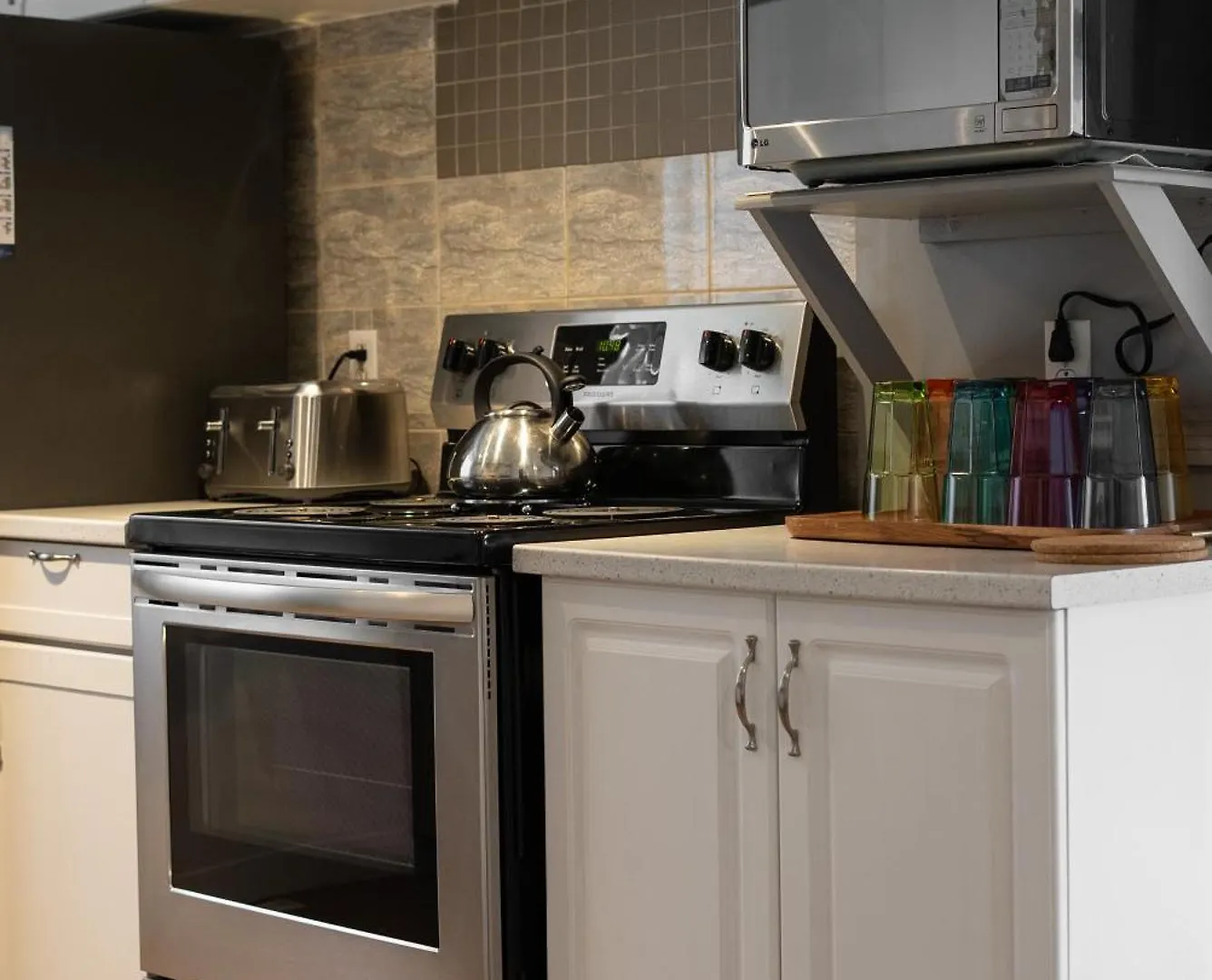 Comfortable Spacious House With Parking Brossard Apartment